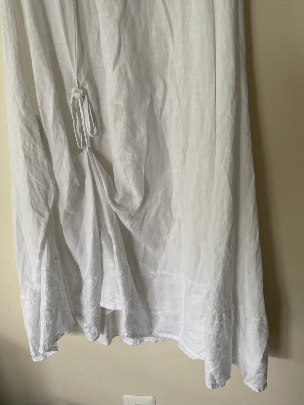 Bella Amore White Linen Scoop Neck Tank - Picture 7 of 12